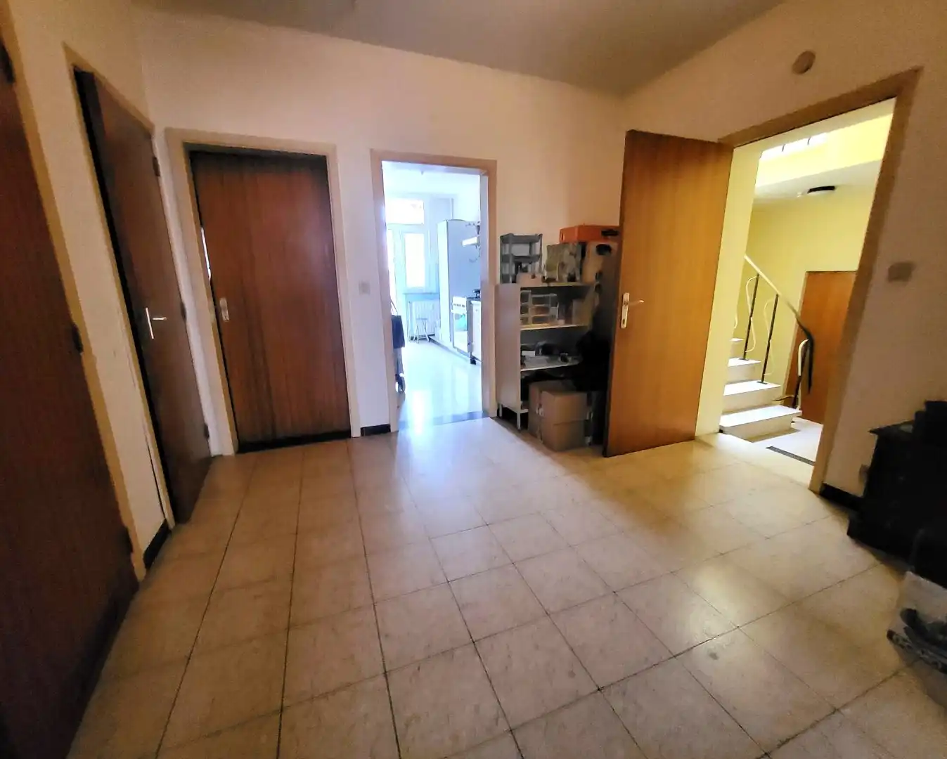 VERKOCHT : Opbrengsteigendom bestaande uit 5 appartementen. foto 4