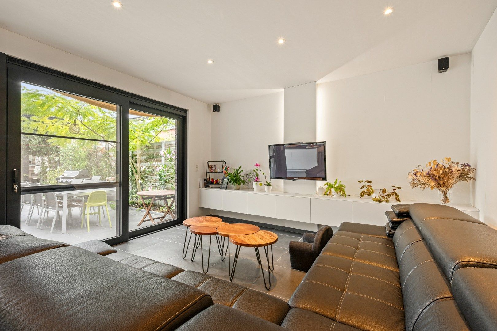 Instapklare, energiezuinige woning (2017) met zuidgerichte tuin en garage – centrum Ieper foto 3