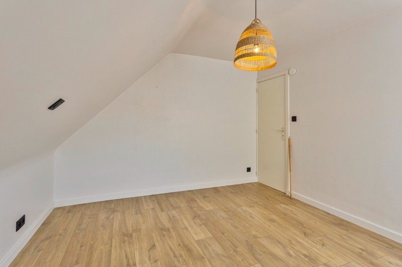 Tot in de puntjes gerenoveerde woning (2019) met 3 slaapkamers, tuin en garage vlakbij het centrum van Ingelmunster te koop! foto 18