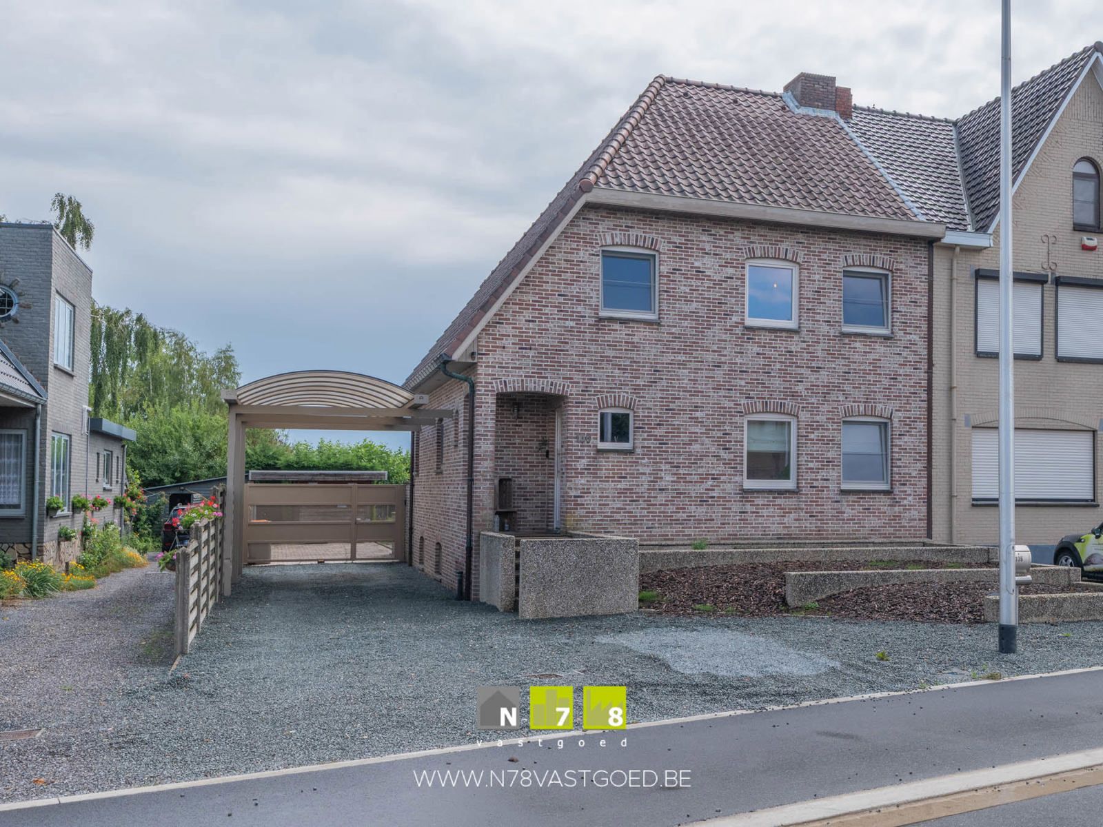 Huis te koop foto {{pictureIndex}}