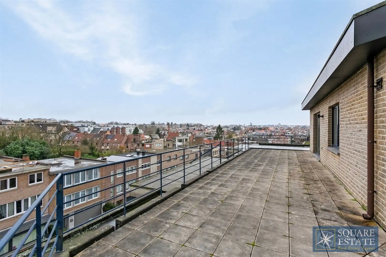 Penthouse appartement met twee slaapkamers en groot terras foto 5