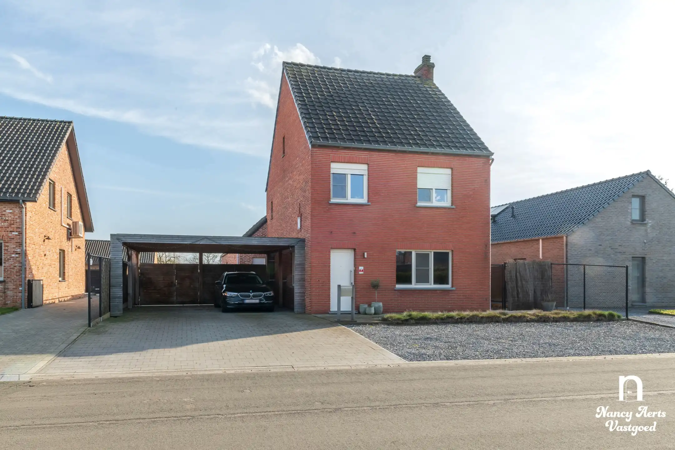 Lichtrijke gezinswoning met open zicht in Stal-Koersel foto 2