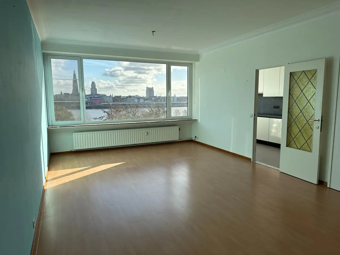 TOP locatie!  Modern 2 slaapkamer appartement. foto 2