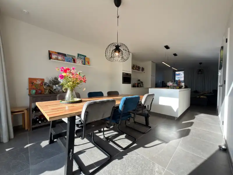 Energiezuinige woning met tijdloze architectuur in het charmante Oostduinkerke dorp! foto 3