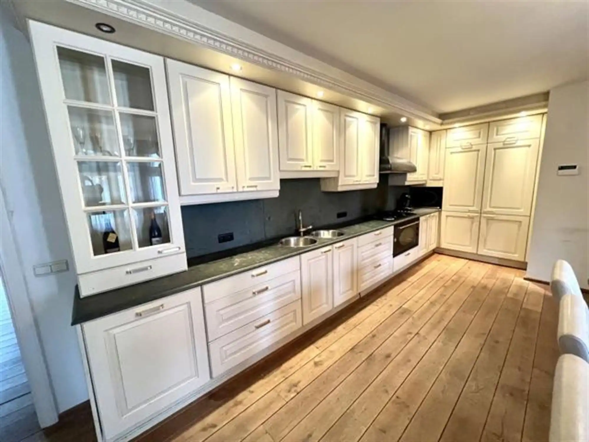 Prachtige villa met 9 slaapkamers en buitenzwembad foto 14