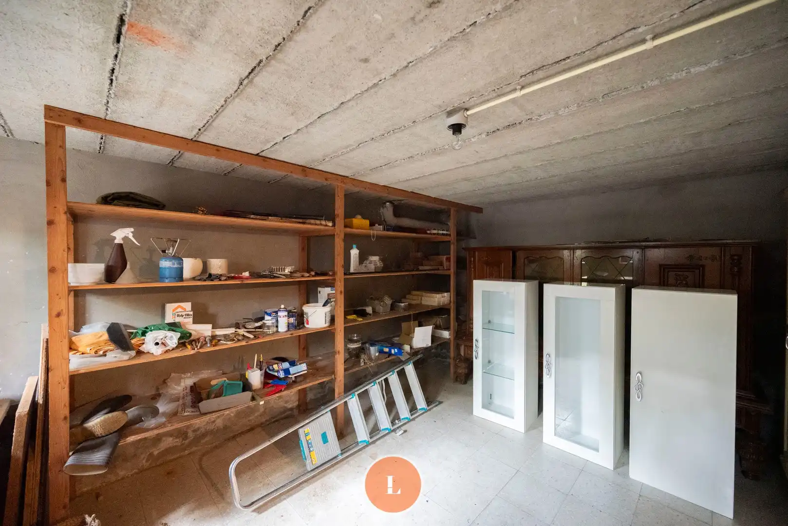 Alleenstaande statige bungalow met tuin en garage foto 18