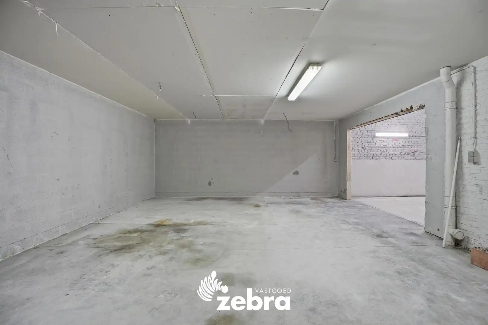 Woning met magazijn te Heule! foto 8