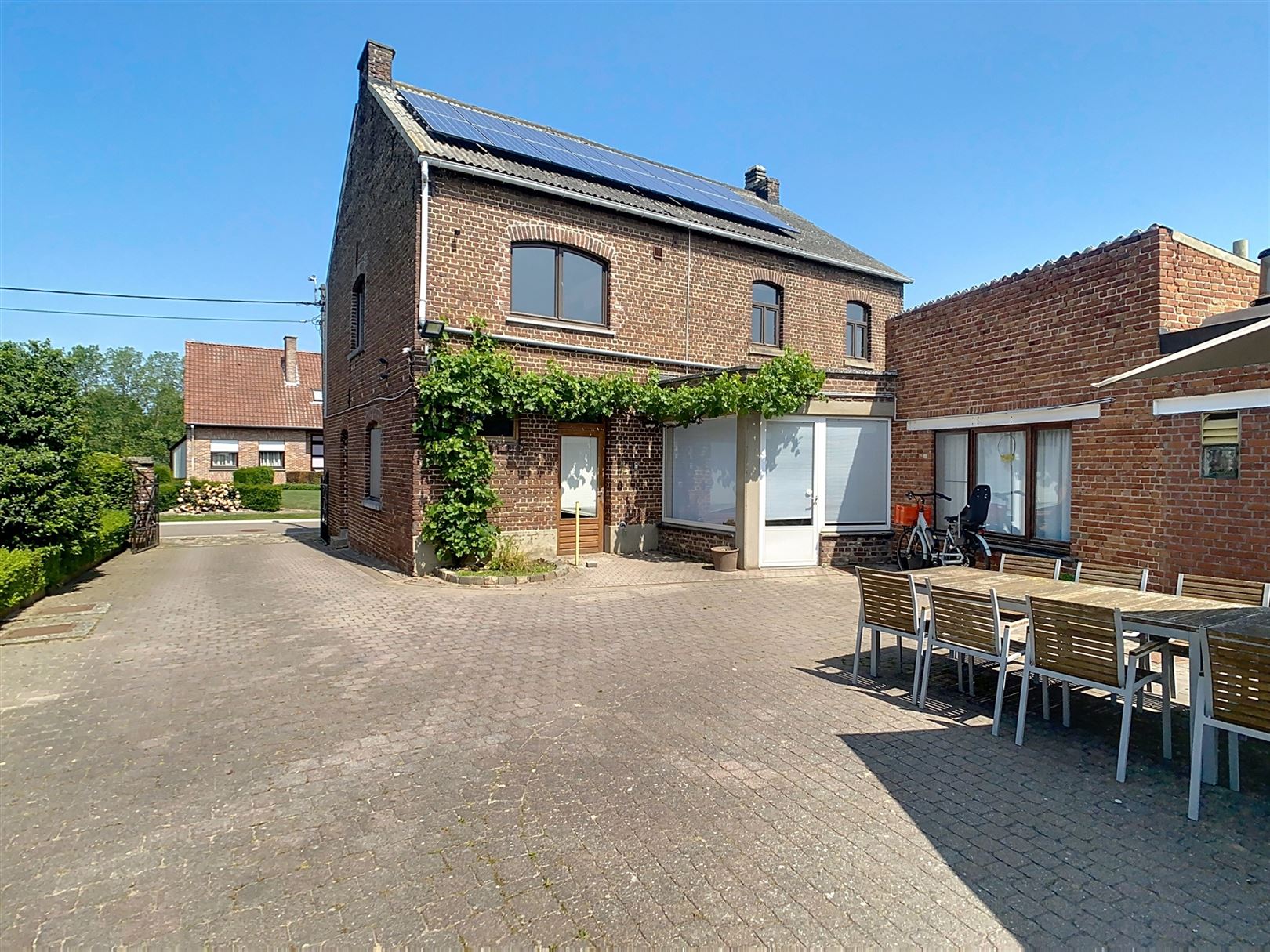 Ruime landelijke woning, bijgebouw, tuin en weide, 75a 79ca foto 3