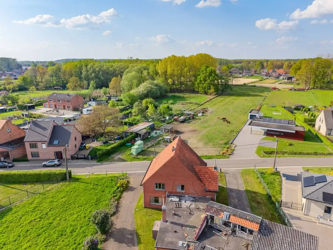 Te renoveren woning met ruimte, rust en potentieel foto 47