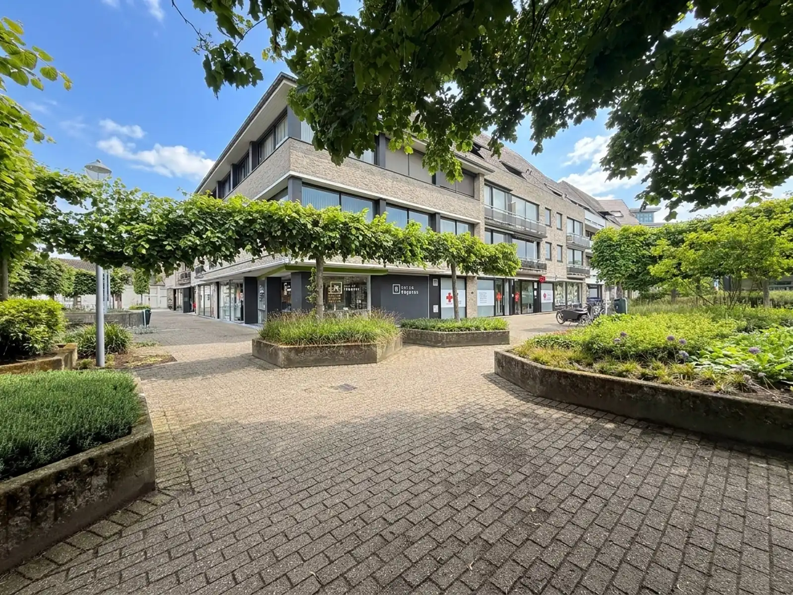 Ruim appartement met 3 slpks in centrum Sint-Kruis foto 25