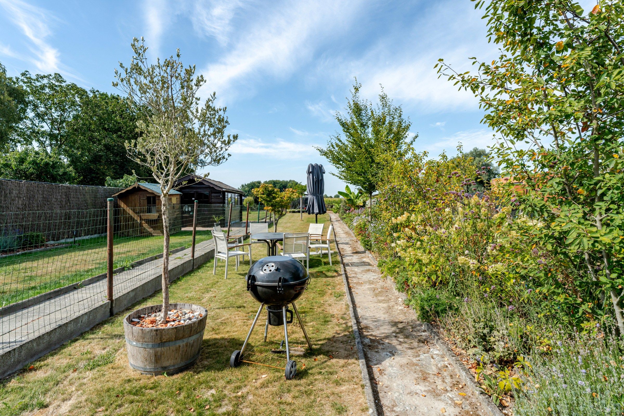 RUIME WONING MET TUIN EN GARAGE foto 11