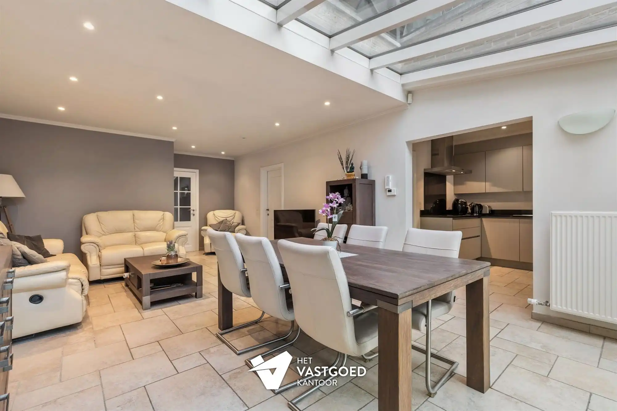 PERFECT ONDERHOUDEN GELIJKVLOERS APPARTEMENT (135M²) MET 2 SLAAPKAMERS + DRESSING EN TERRAS TE LAAKDAL foto 8