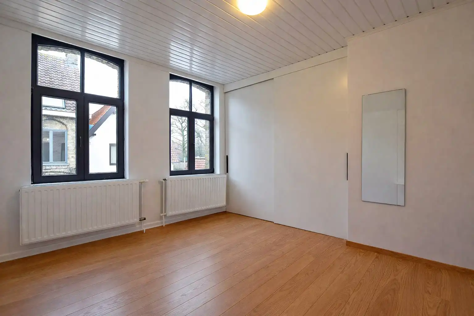 Instapklare gezinswoning met 3 slaapkamers en garage in het centrum van Diksmuide. foto 11