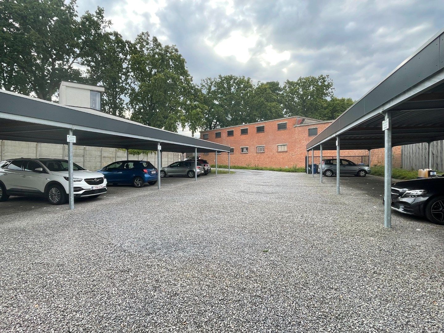 Hedendaags 2 slpk appartement met carport te Maria Ter Heide foto 16