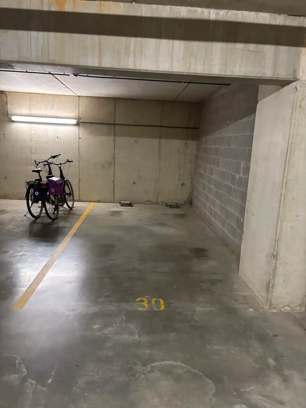 Staanplaats in ondergrondse garage in het centrum van Tienen  foto 3