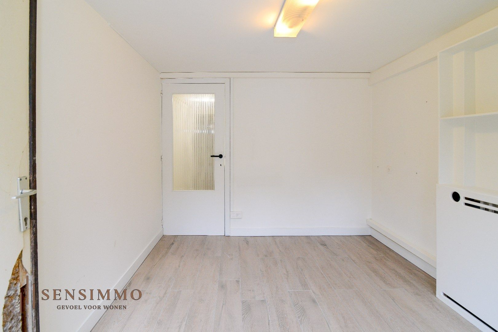 Gerennoveerde halfopen bebouwing met 3 slaakamers, terras, tuin en dubbele garage foto 13