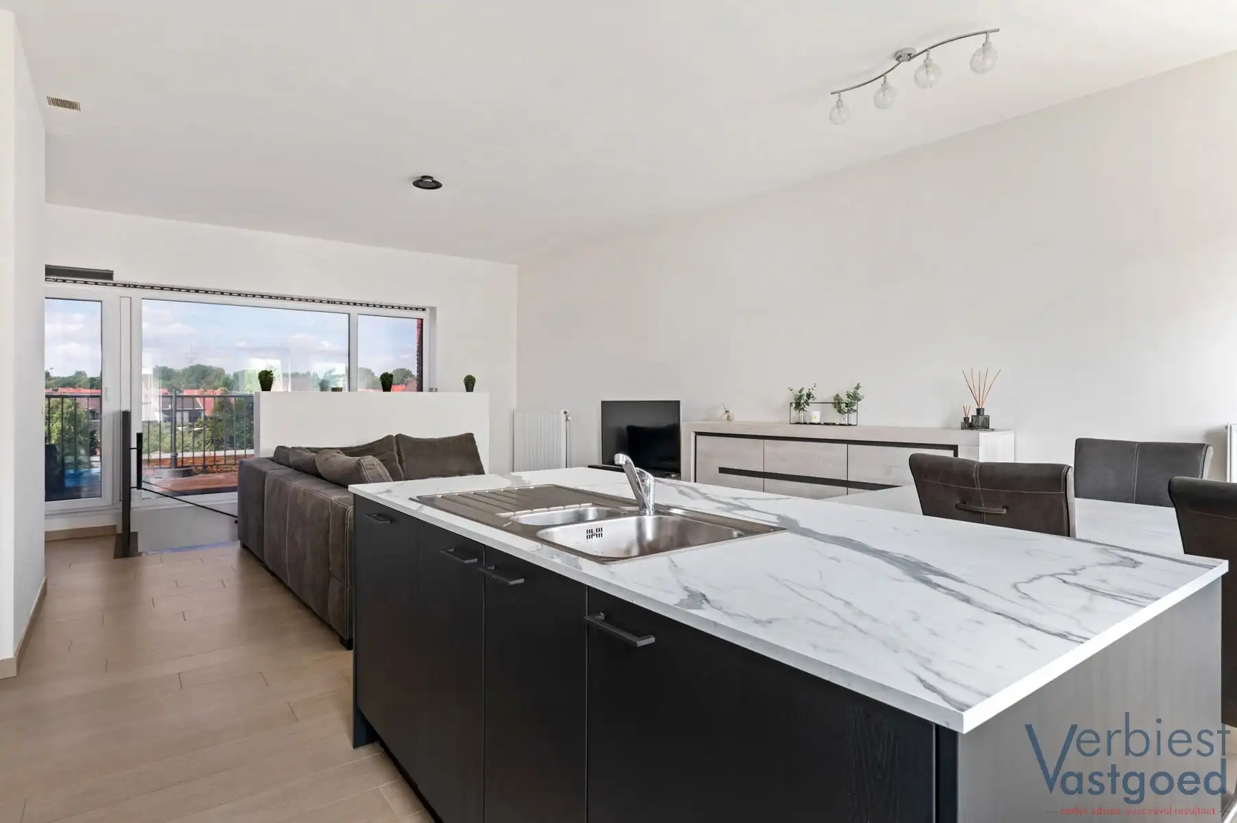 Luxueus en energiezuinig duplexappartement te huur in hartje Ekeren foto 5