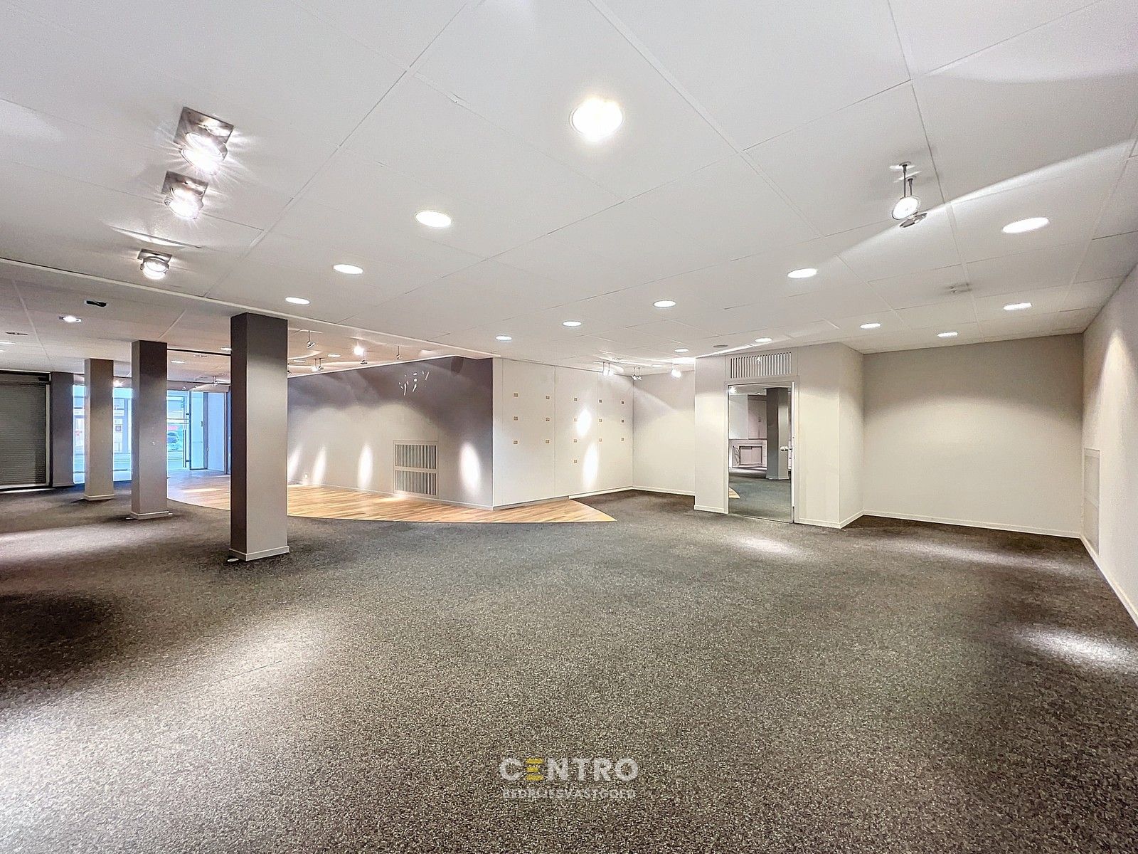 Winkelruimte van ± 212 m² te Roeselare - dicht bij de Grote Markt aan héél AANTREKKELIJKE prijs! foto 6