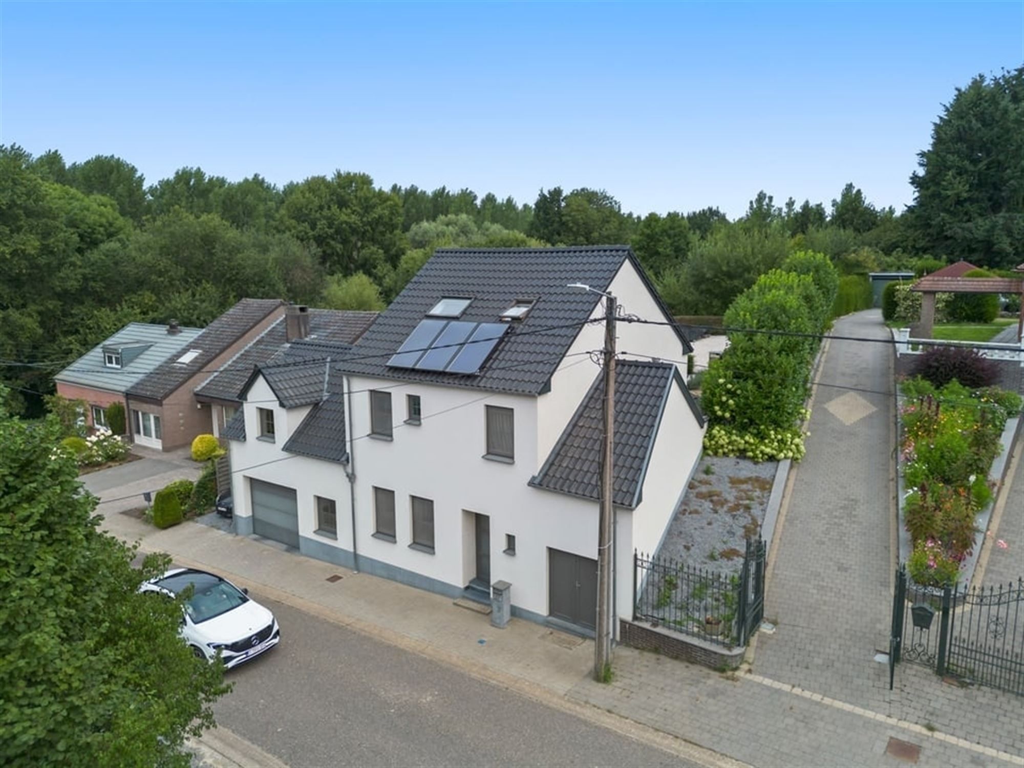 RUIME, INSTAPKLARE OPEN BEBOUWING MET PRACHTIGE TERRASSEN OP EEN RUSTIGE LOCATIE foto 32