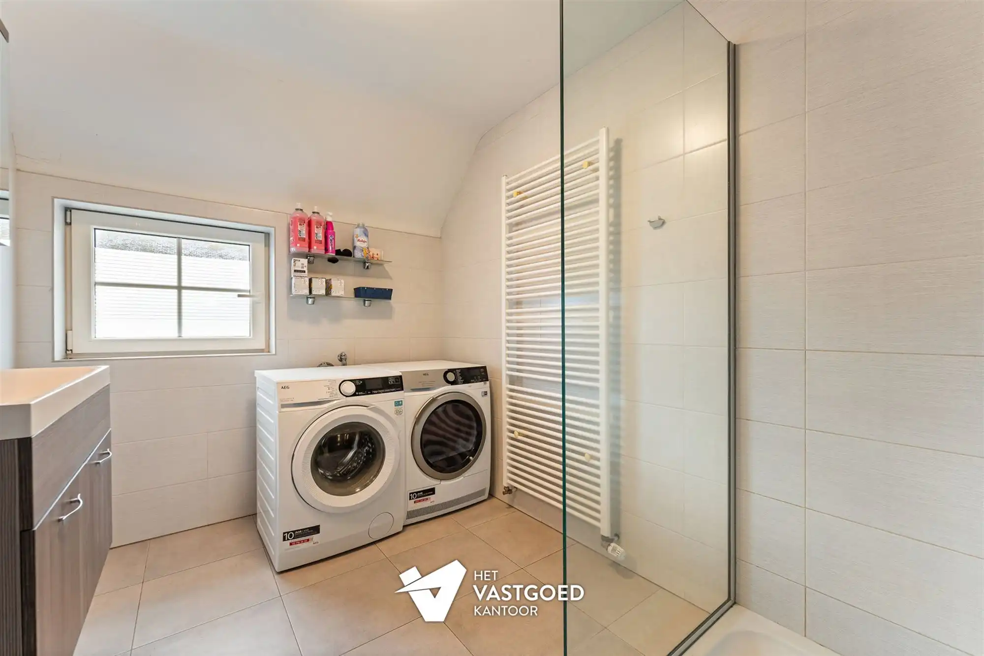 INSTAPKLARE WONING MET 4 SLAAPKAMERS RUSTIG GELEGEN TE LEOPOLDSBURG foto 17