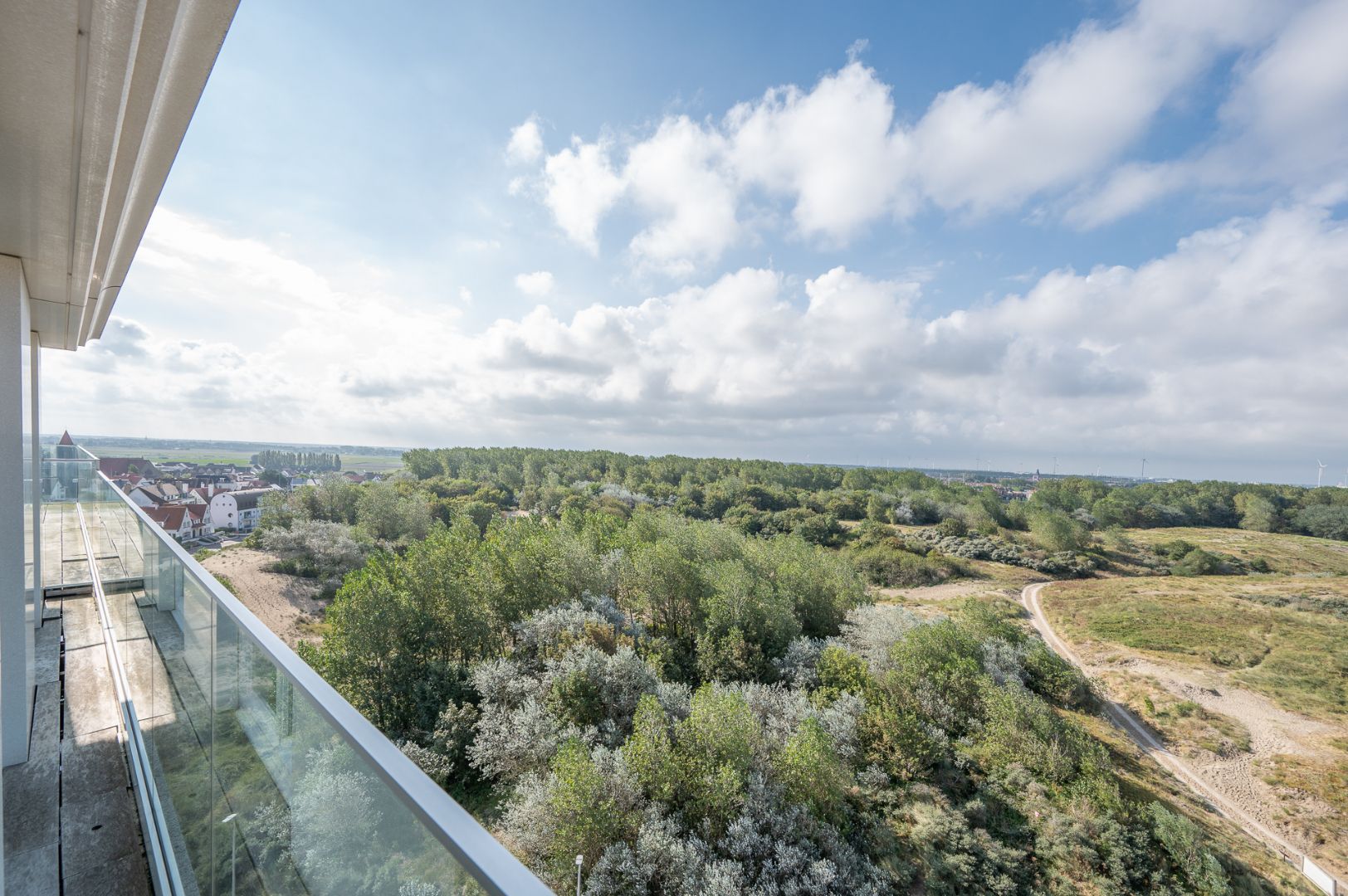 Prachtig hoekappartement met frontaal zeezicht en zonneterrassen in Duinbergen foto 23