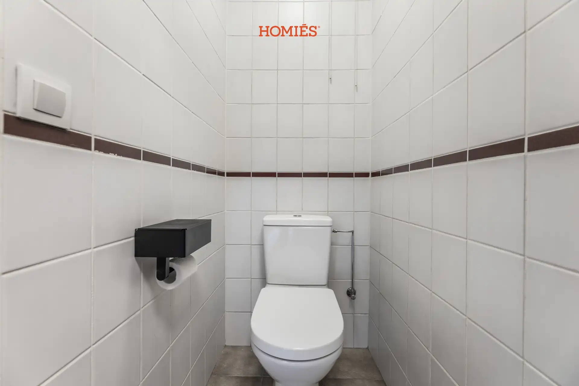 Instapklaar en vernieuwd 2-slaapkamerappartement met garage foto 13