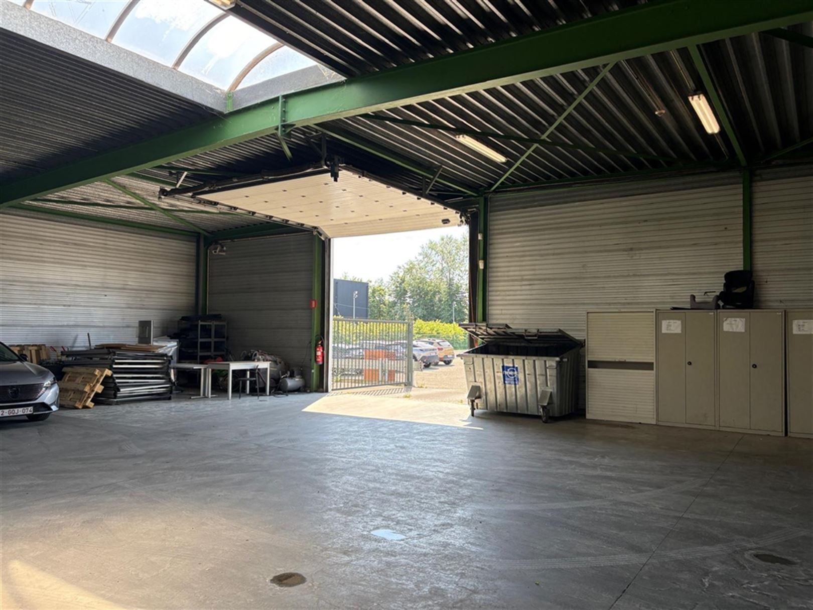 Uitstekend gelegen commercieel pand op de A12 foto 8