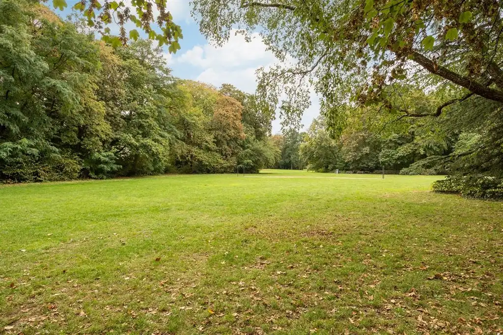 Instapklaar gelijkvloers appartement met gezellige koer foto 23