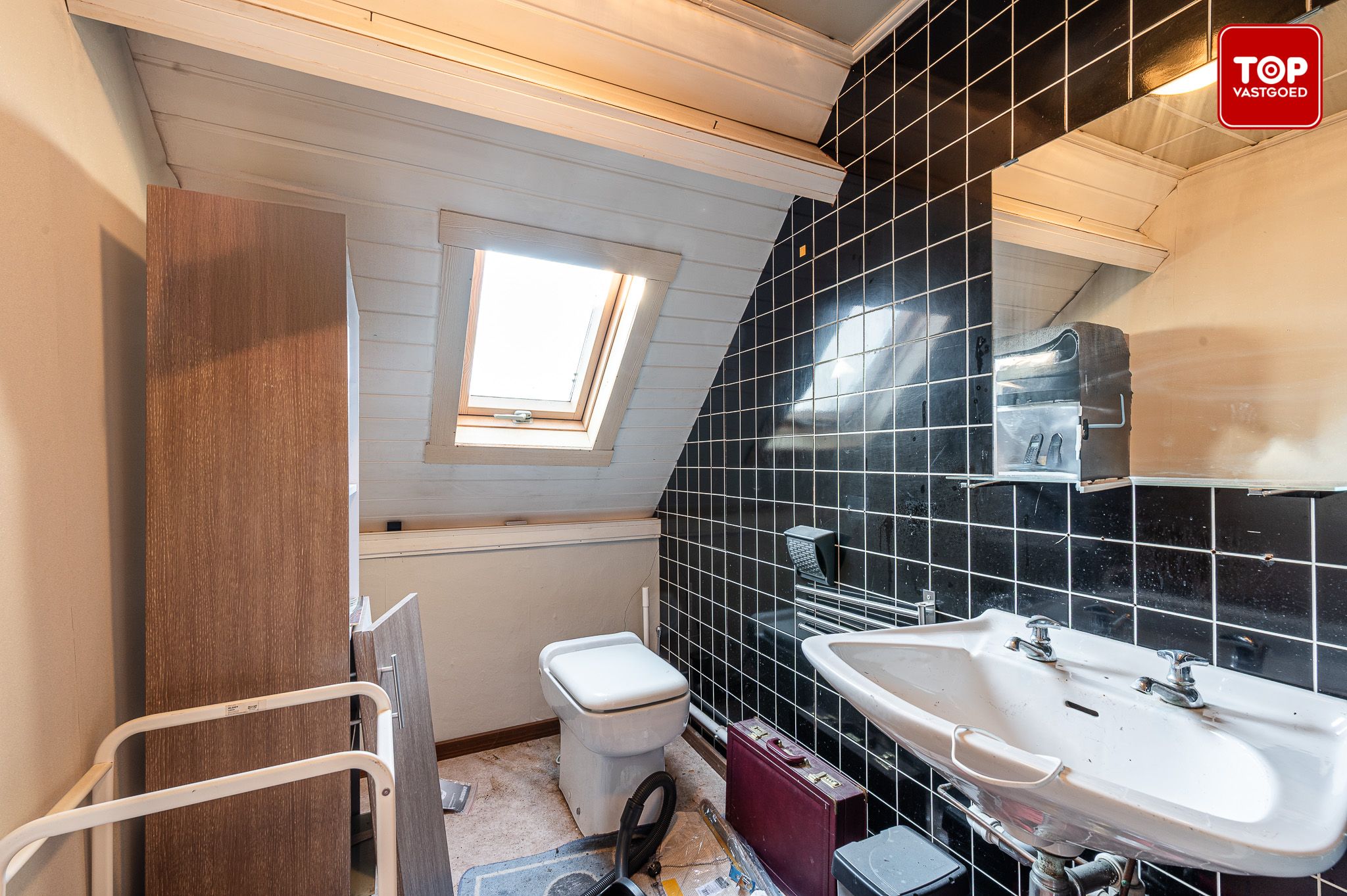 Woning met 3 slaapkamers en garage met aparte toegang.  foto 15
