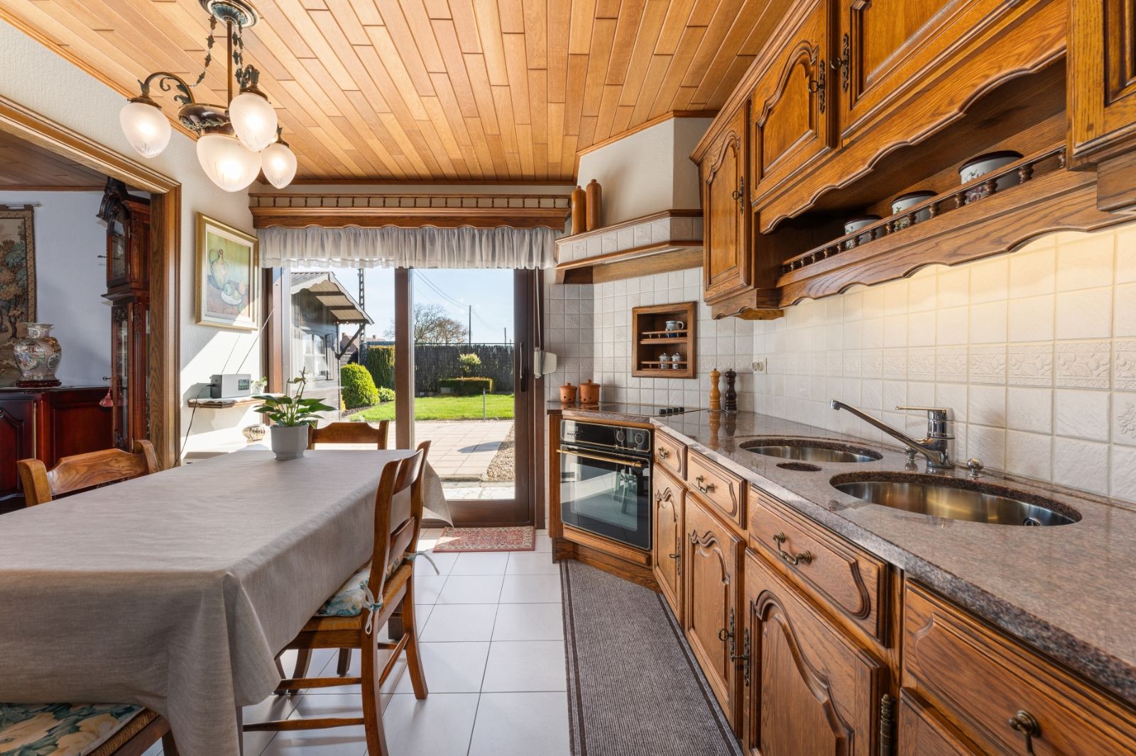 Villa met opslagruimte te huur foto 6