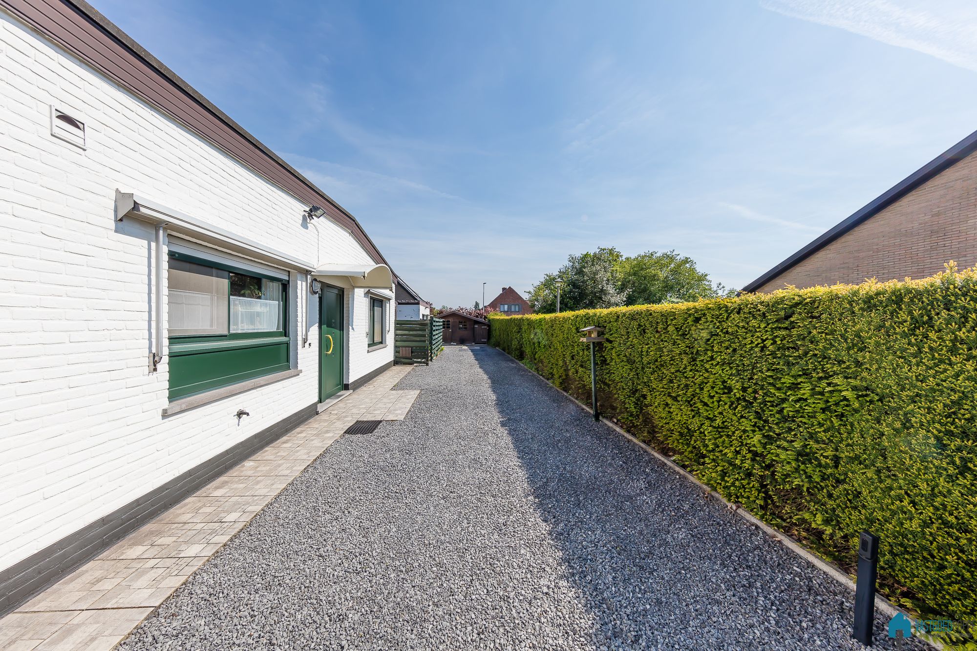 Rustig gelegen bungalow met tuintje en garage foto 4