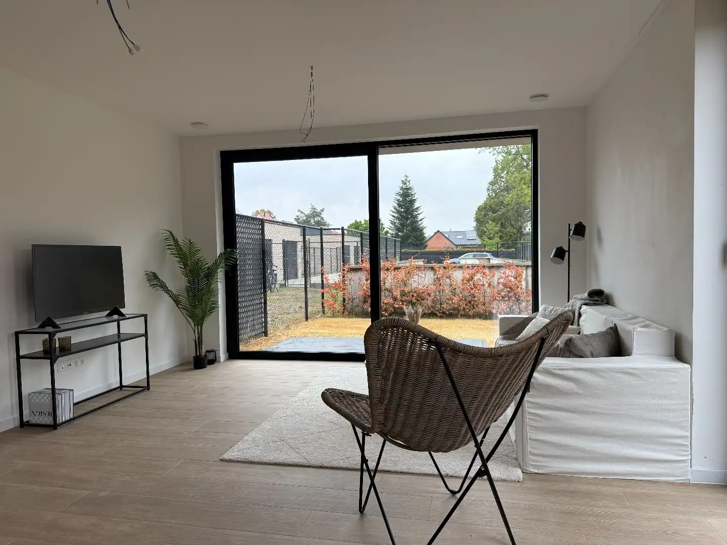 Laatste gelijkvloers 2-slpk appartement met tuin, 1 stpls en een kelder foto 5