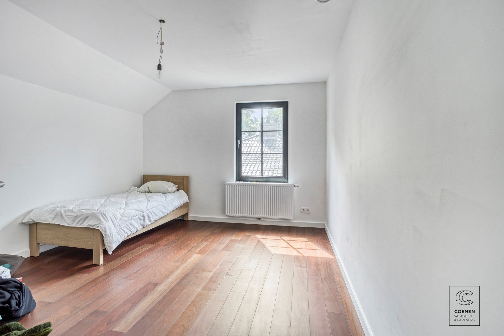 Prachtig, volledig gerenoveerde villa van 351 m² en 6 slaapkamers op een uiterst rustige locatie! foto 20