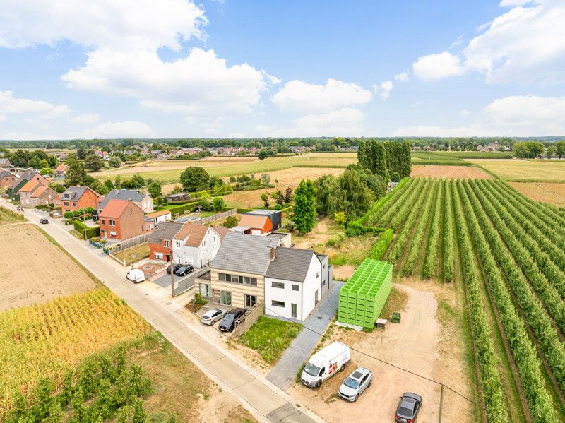 Totaal gerenoveerde woning, gelegen op 7are in een zeer rustige straat foto 31
