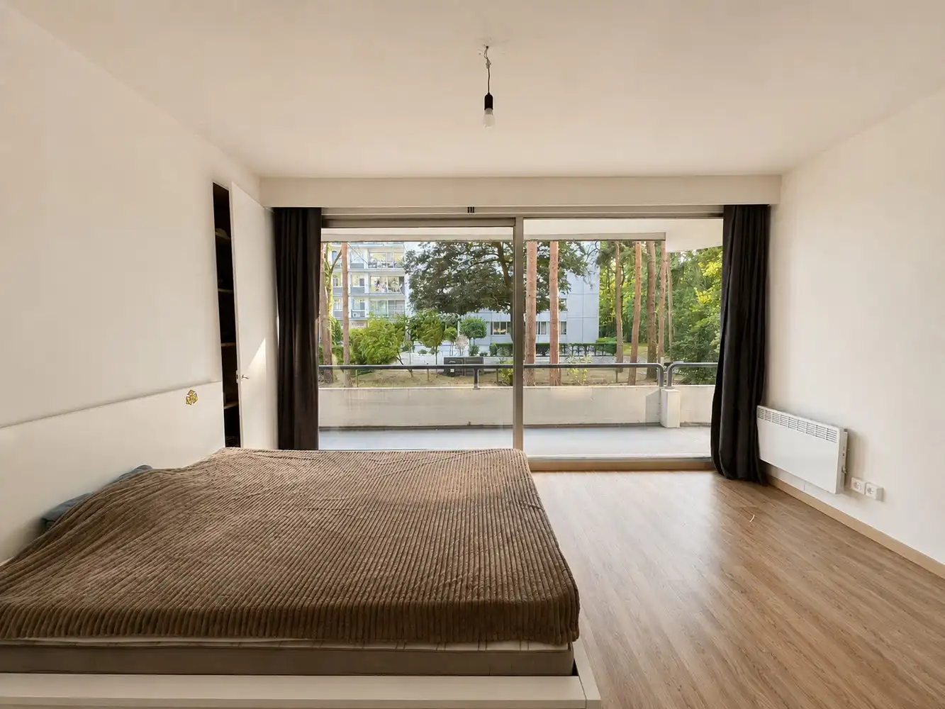 RUIM APPARTEMENT AAN DE STADSRAND foto 6