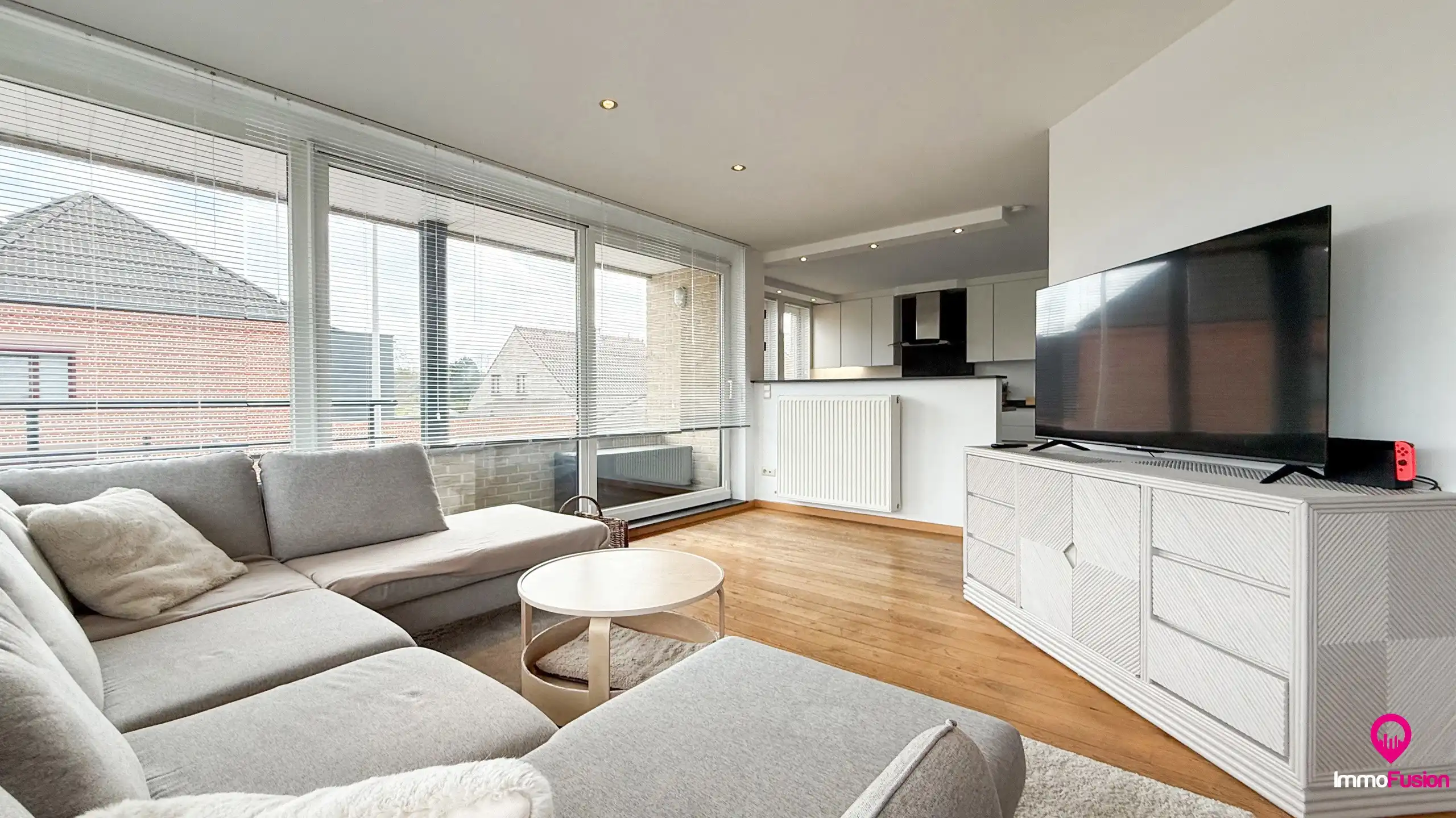 Ruim appartement met 4 slaapkamers en parking in Tuilt! foto 5