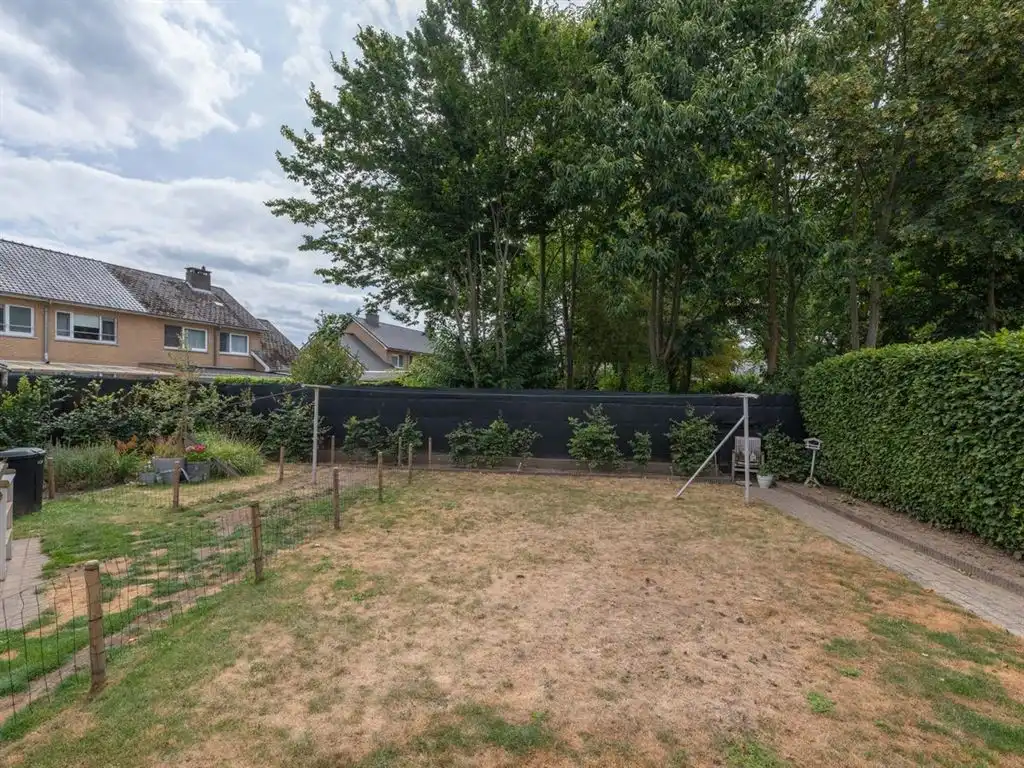 Instapklare, half-vrijstaande woning met inpandige garage foto 7