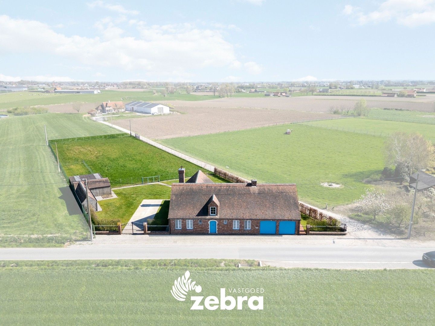Instapklare charmante villa met 4 slaapkamers & prachtige vergezichten te Tielt! foto {{pictureIndex}}