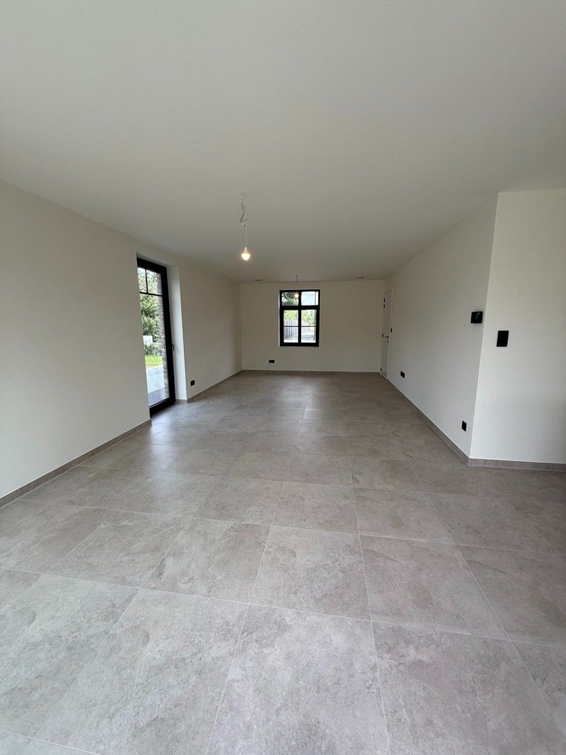 Prachtige BEN-woning met 3 slaapkamers, terras en tuin te Opitter/Bree. foto 12