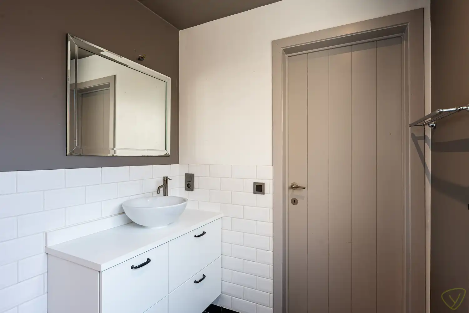 Gezellige instapklare woning met zonnig koertje in Eeklo! foto 10