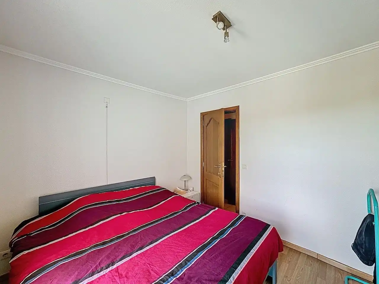 Ruim en functioneel appartement met drie slaapkamers vlakbij het Vissershuldeplein te Heist foto 13