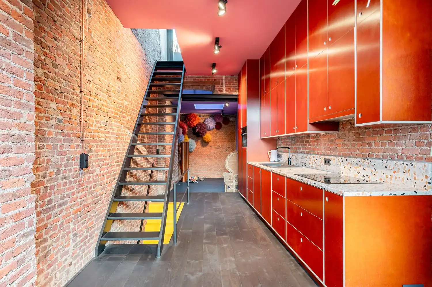 Karaktervolle erfgoedwoning op topligging tegenover de Sint-Gummaruskerk. foto 15