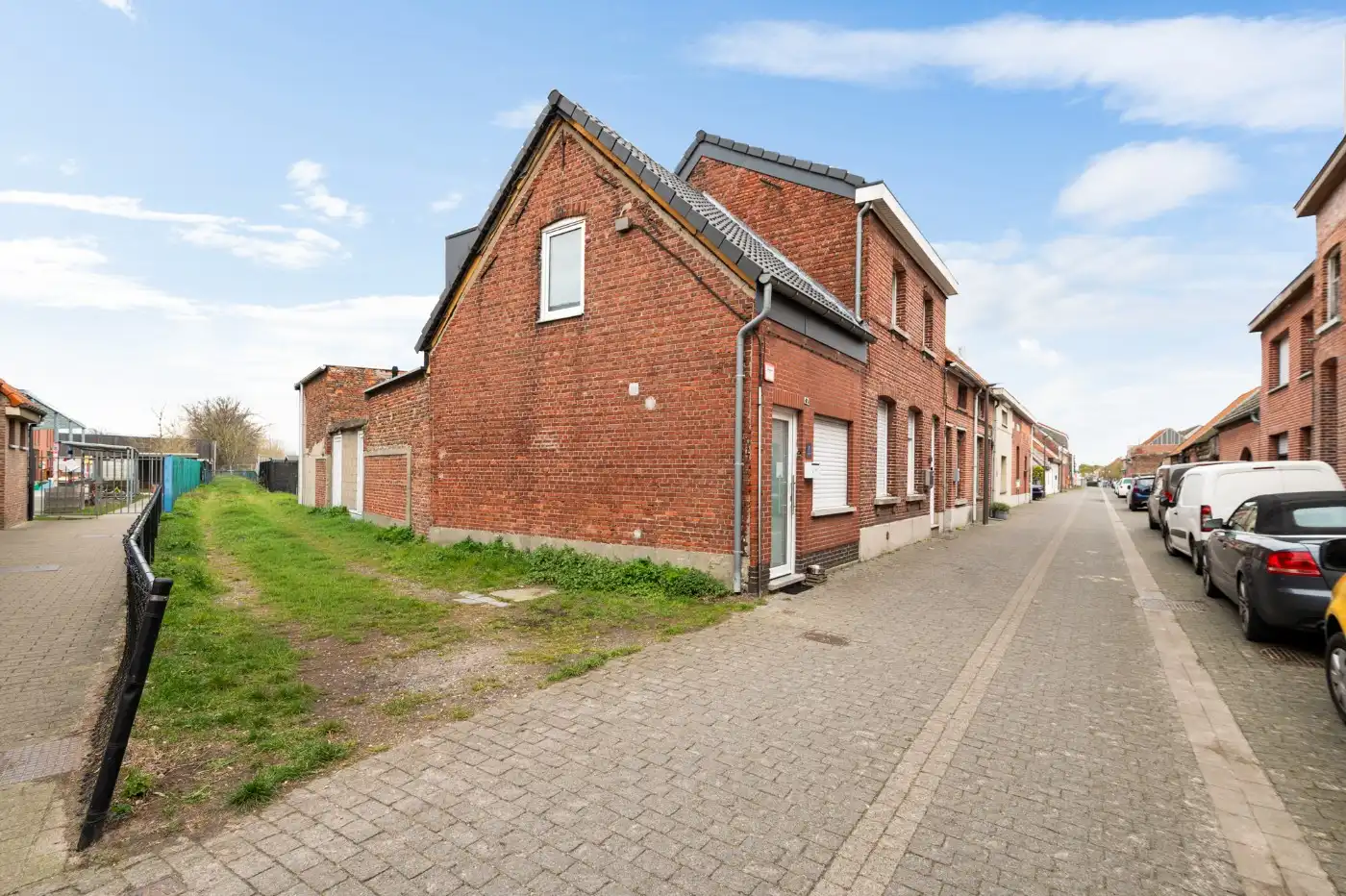 Ruime woning met 3 à 4 slpk., garage en oprit op een perceel van 702 m² foto 25