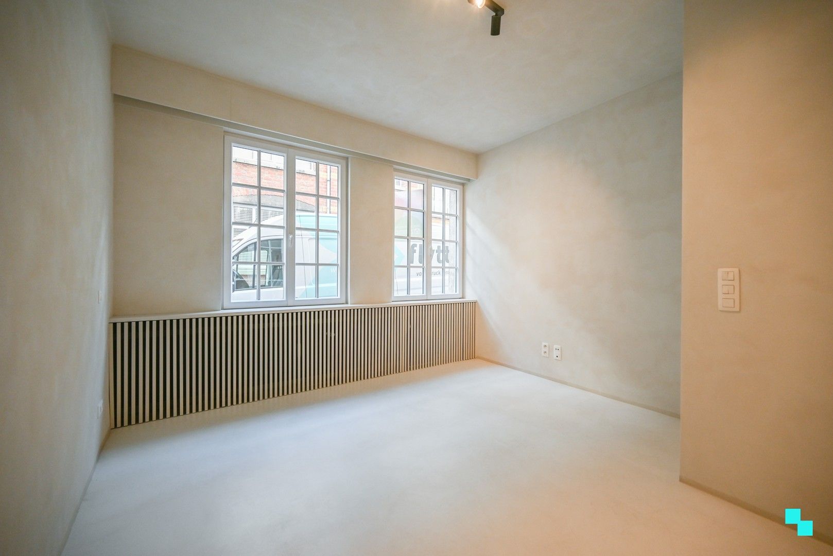 Stijlvol gerenoveerd appartement in hartje Kortrijk foto 19