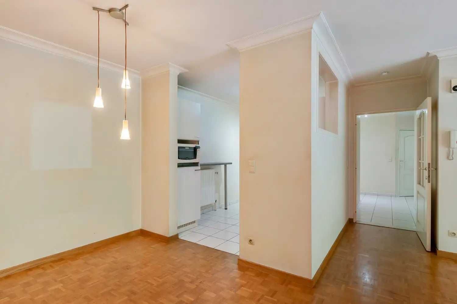 Ruim en lichtrijk appartement (ca. 145 m²) met uitzicht op de stadsvesten van Lier. foto 15