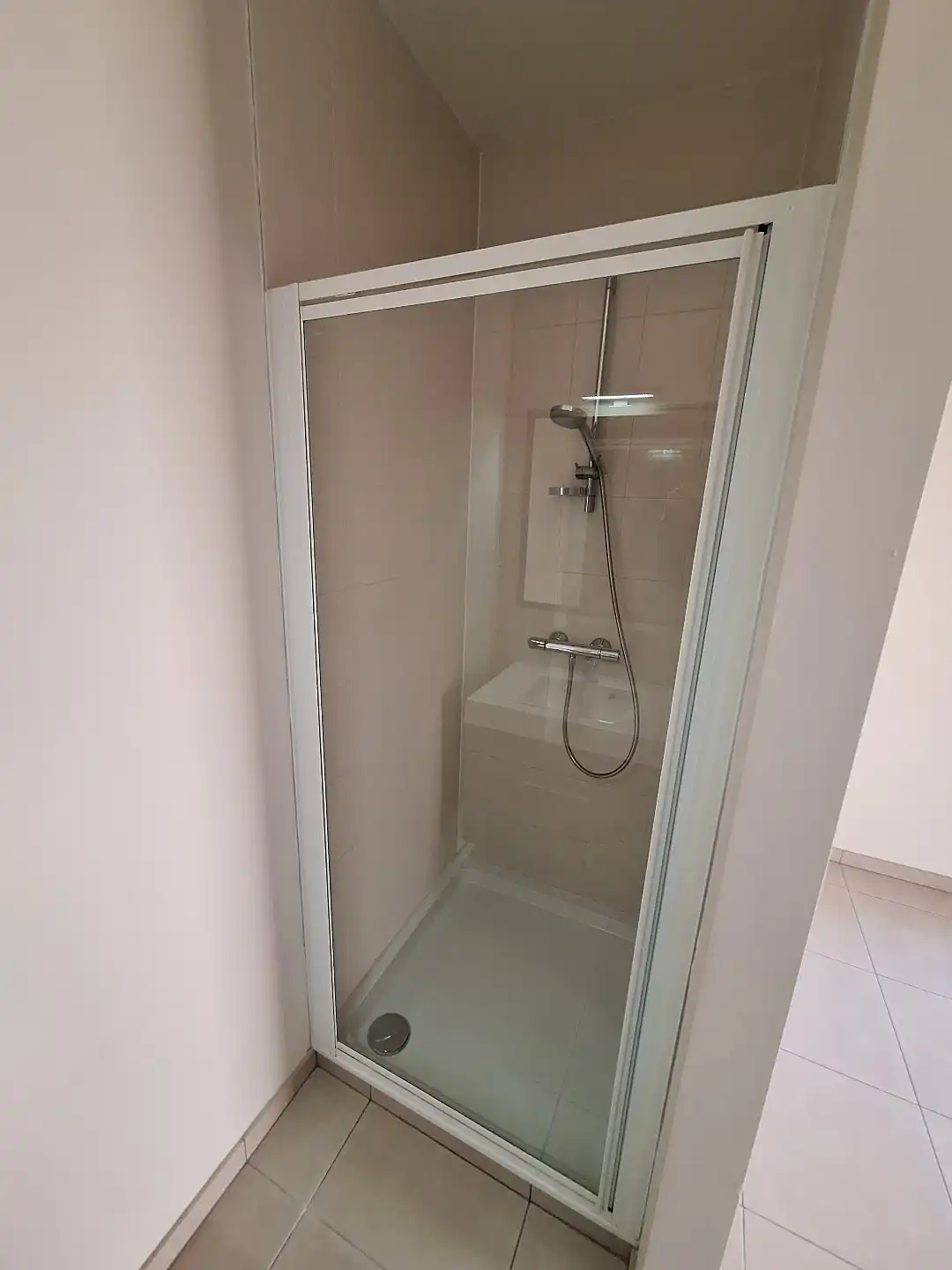 Recente alleenstaande woning met 4 SLK op ruim perceel foto 11