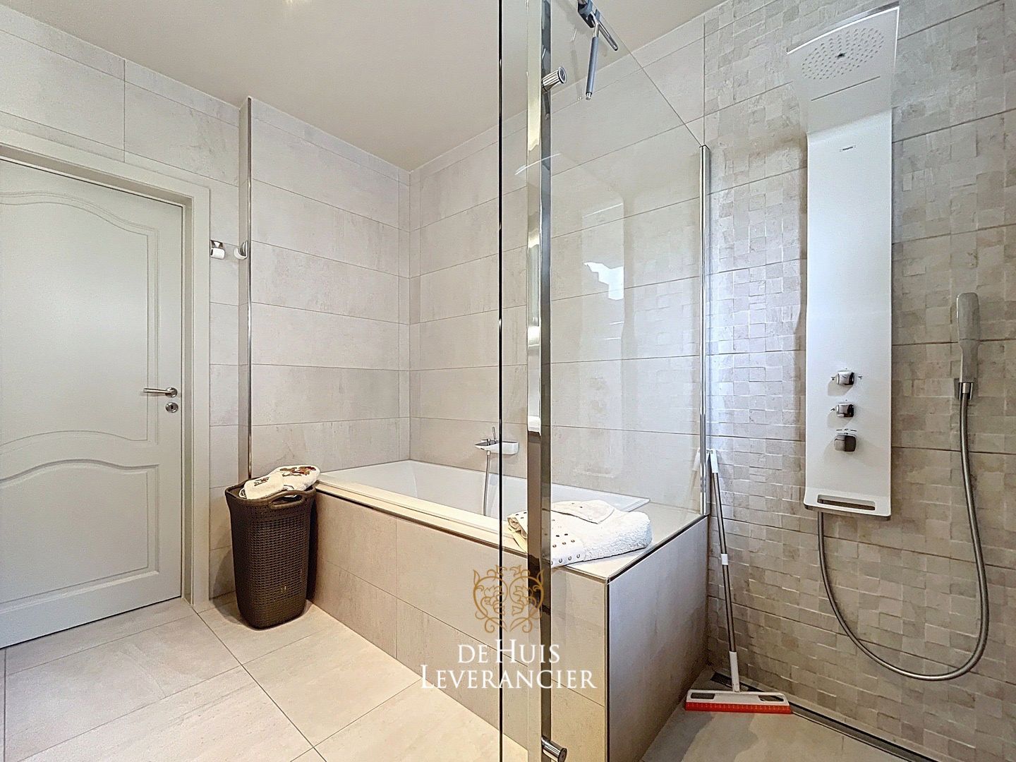 Exclusief wonen in Kontich ? Luxe, rust & ruimte met tuin met zwembad te koop ! foto 19