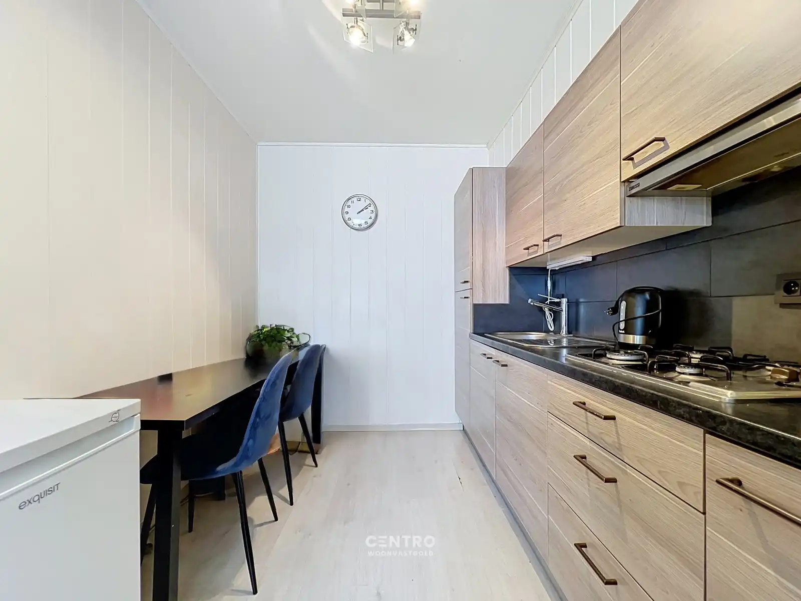 APPARTEMENT (75 m²) met 2 SLK, terras  én GARAGE (moto's, fietsen,...) op een centrale ligging te Roeselare - Perfect voor comfortabel wonen of als OPBRENGSTEIGENDOM ! foto 10