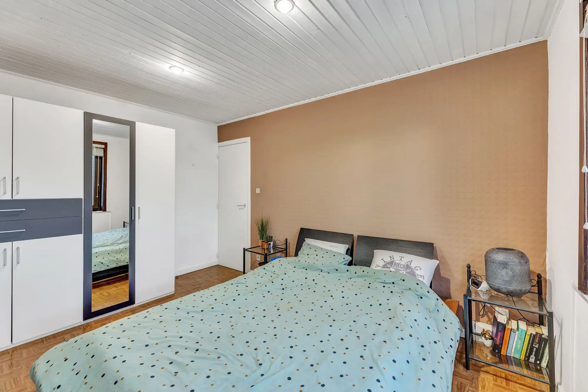 Strategisch gelegen, instapklare woning met veel potentieel foto 16