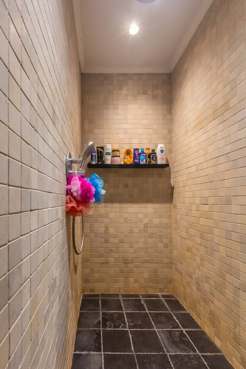 Verder af te werken, doch onmiddellijk bewoonbare ruime woning (399m²)  met 4 slpks (meer mogelijk), tuin, garage ....ENERGIELABEL C... foto 13